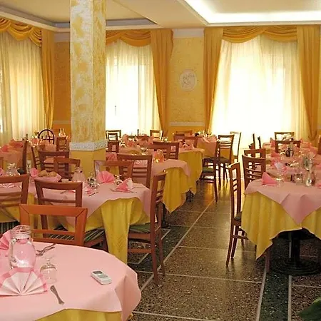 Otel Giannella 3*
