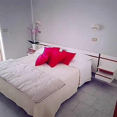 Giannella Otel 3*